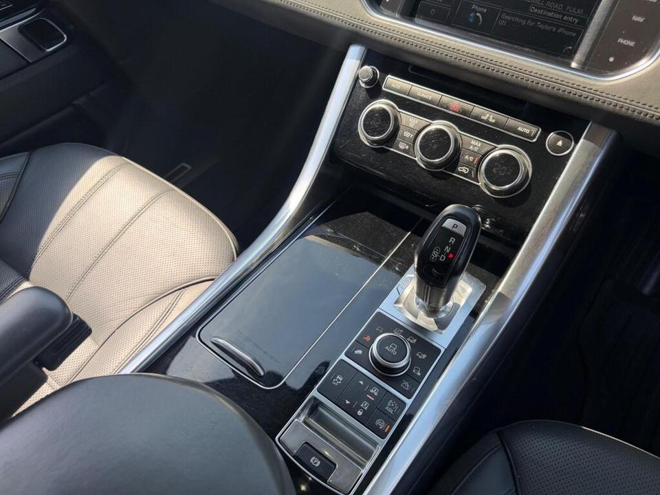 Land Rover Range Rover Sport photo 8