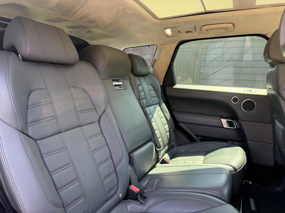 Land Rover Range Rover Sport photo 10