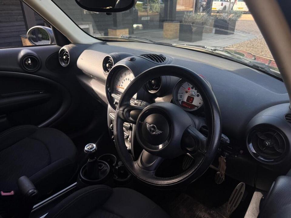 MINI Countryman photo 5